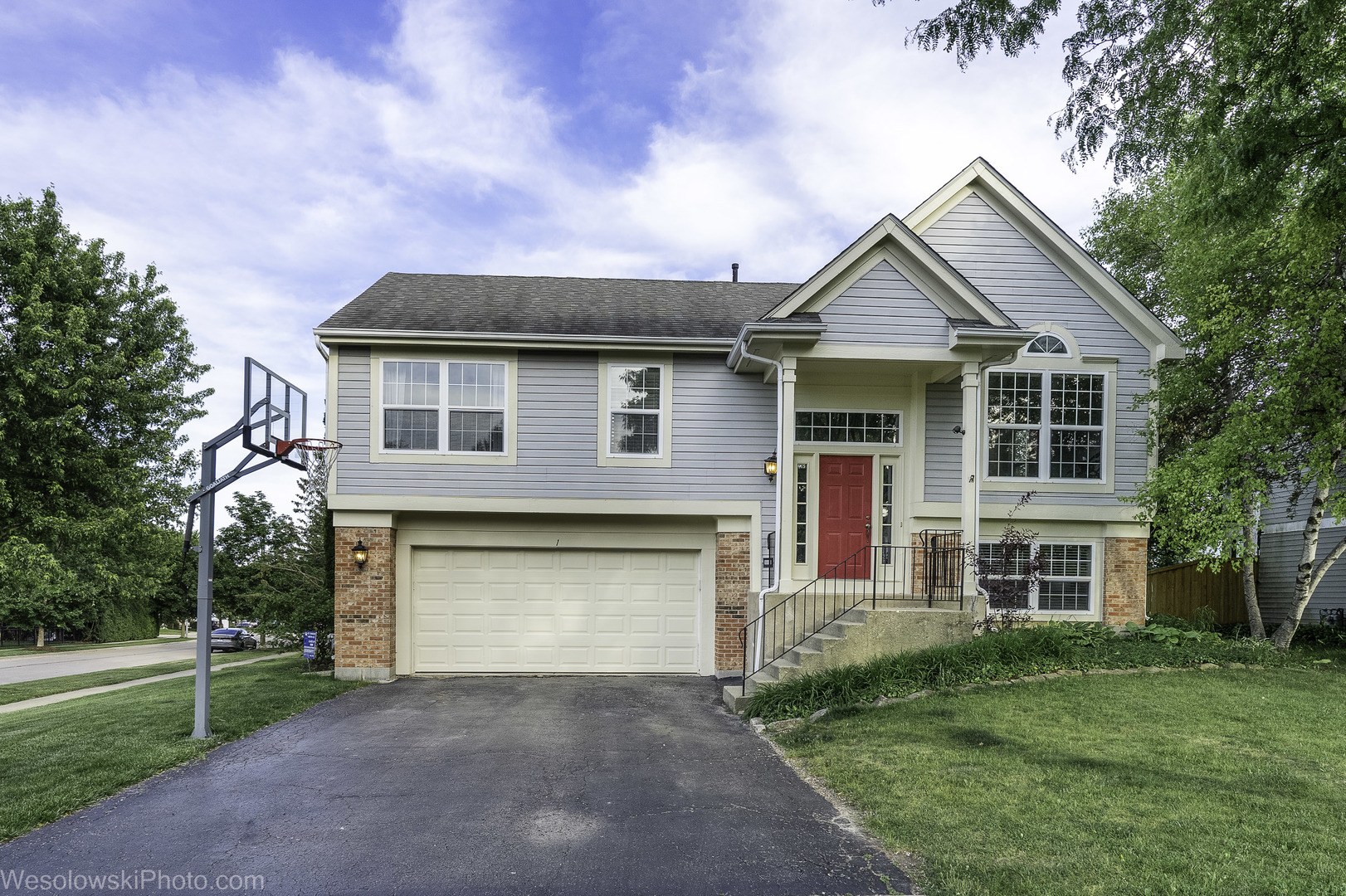 1 Coventry Court, South Elgin, IL 60177