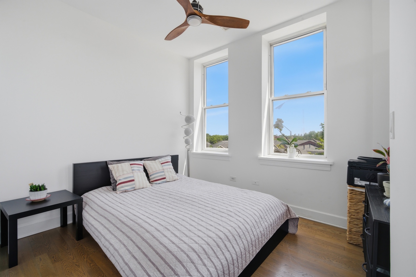 2700 W Belmont Avenue #403, Chicago, IL 60618