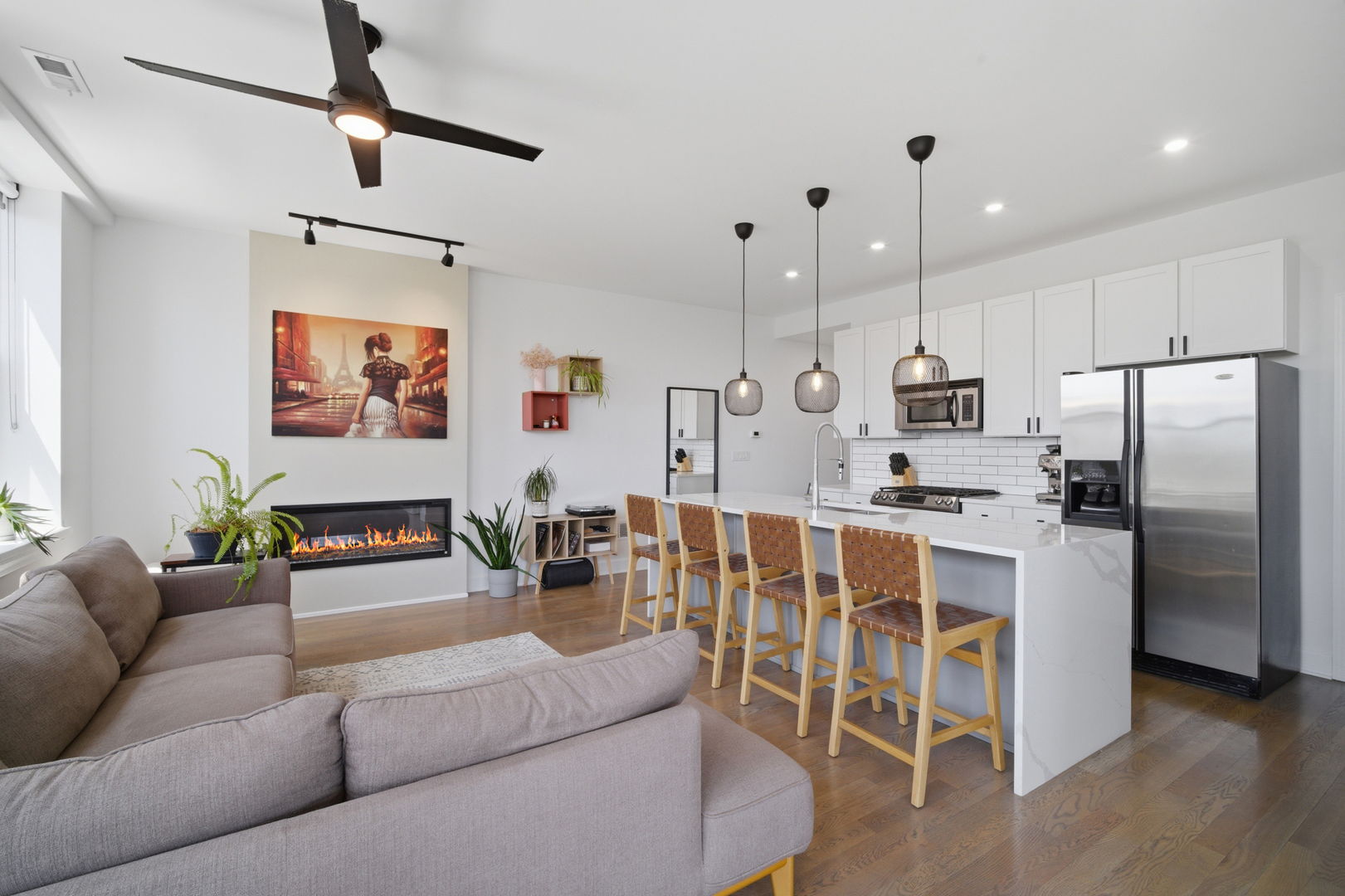 2700 W Belmont Avenue #403, Chicago, IL 60618