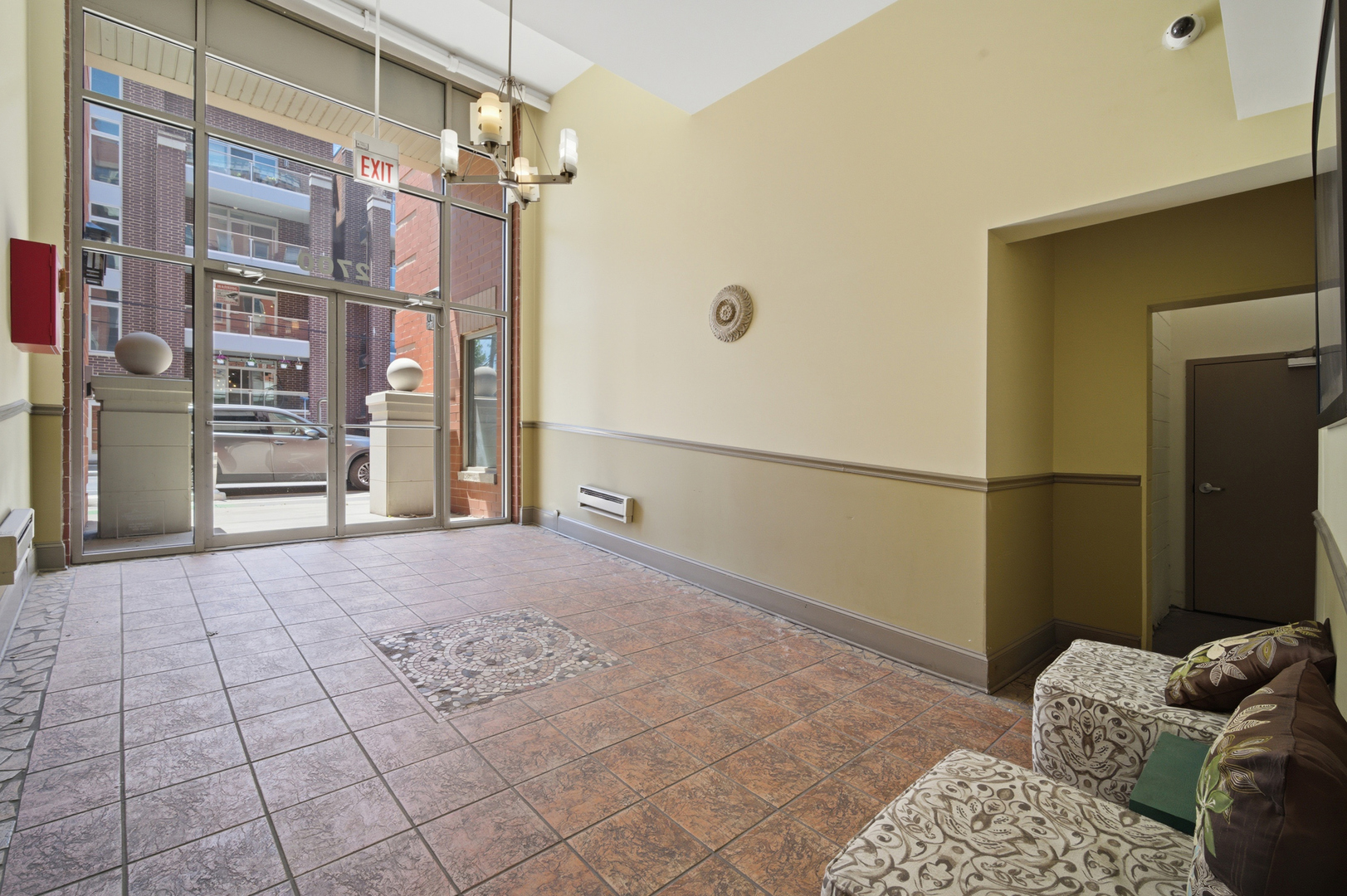 2700 W Belmont Avenue #403, Chicago, IL 60618