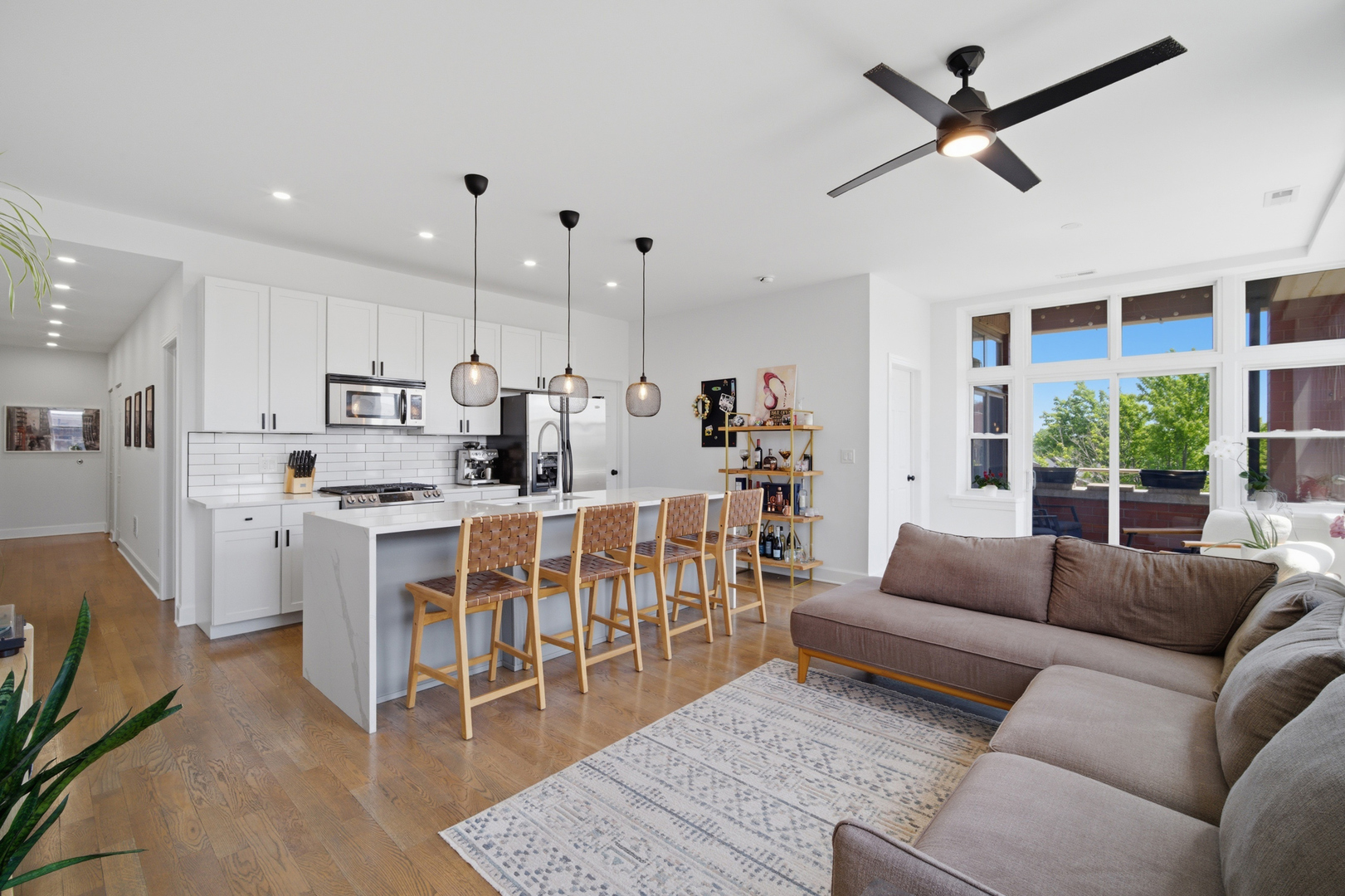 2700 W Belmont Avenue #403, Chicago, IL 60618