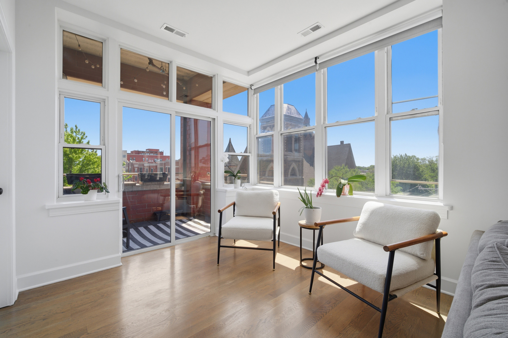 2700 W Belmont Avenue #403, Chicago, IL 60618
