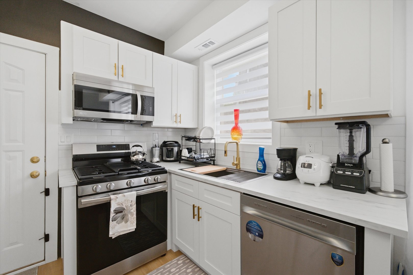 3215 N Francisco Avenue #GS, Chicago, IL 60618