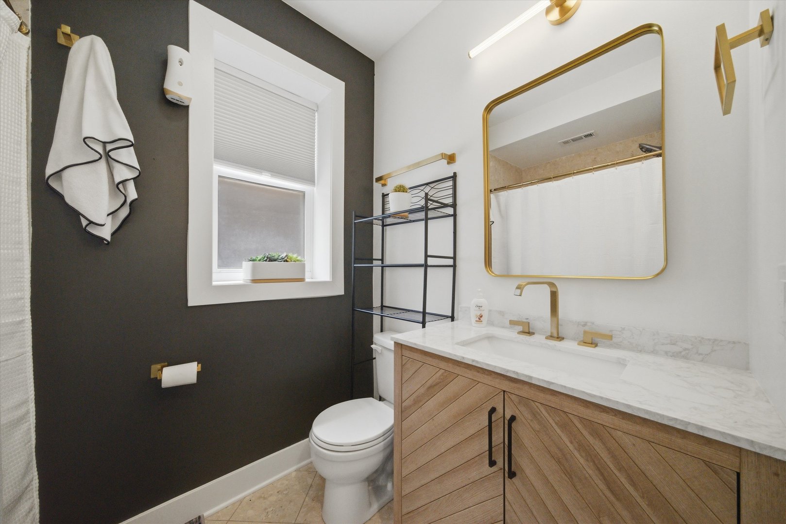 3215 N Francisco Avenue #GS, Chicago, IL 60618