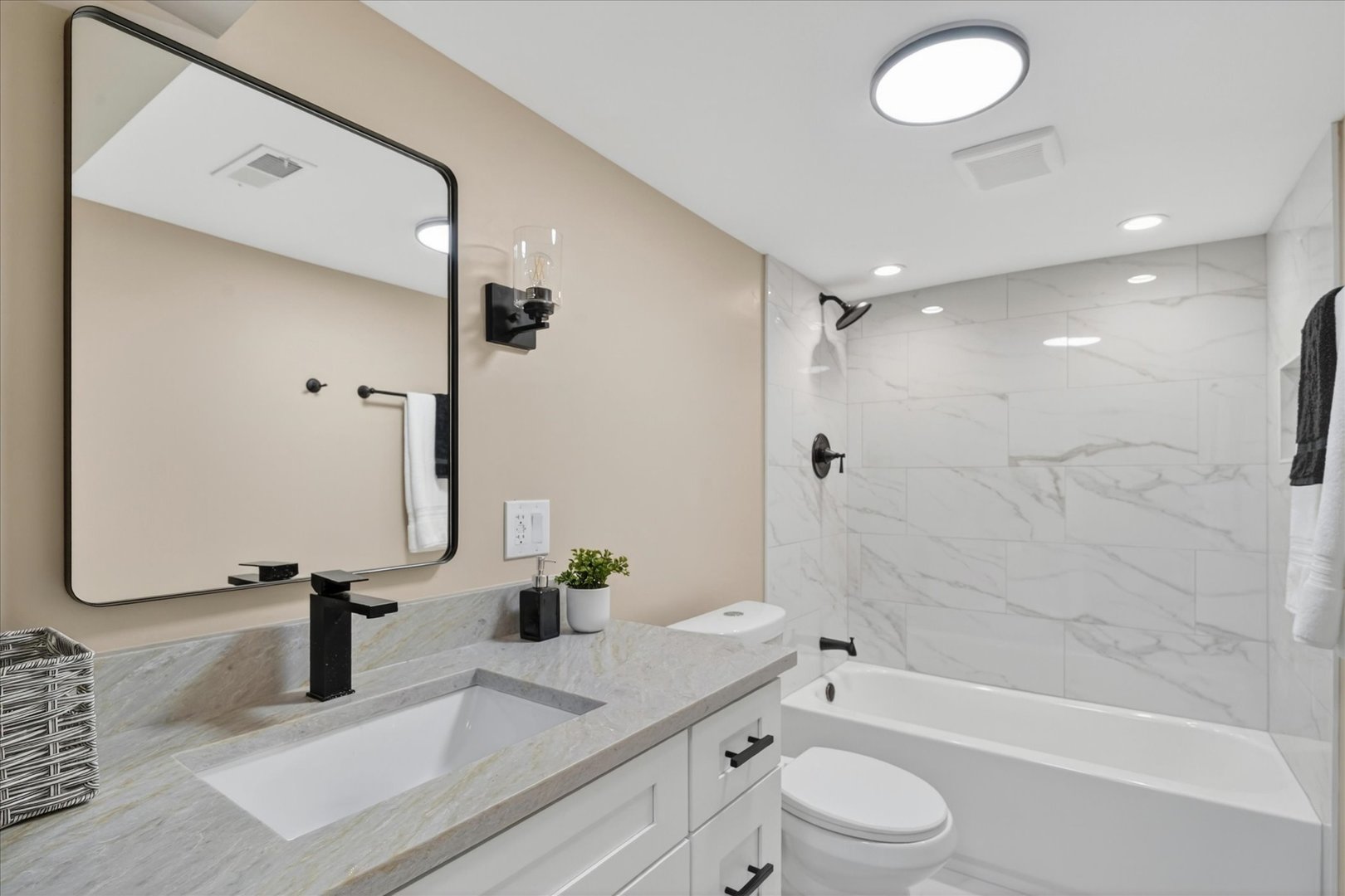 10103 S Aberdeen Street, Chicago, IL 60643