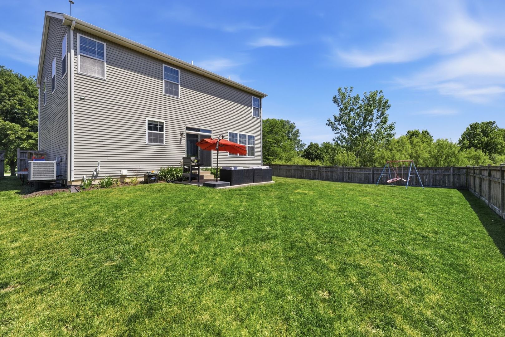803 W Courtland Street, Mundelein, IL 60060