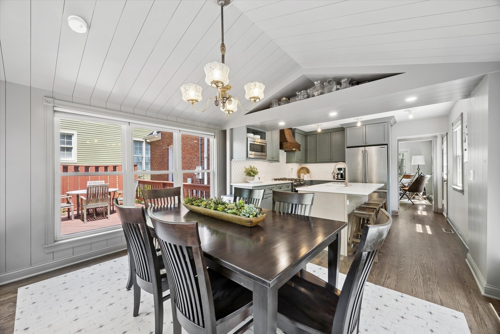 817 N Eagle Street, Naperville, IL 60563