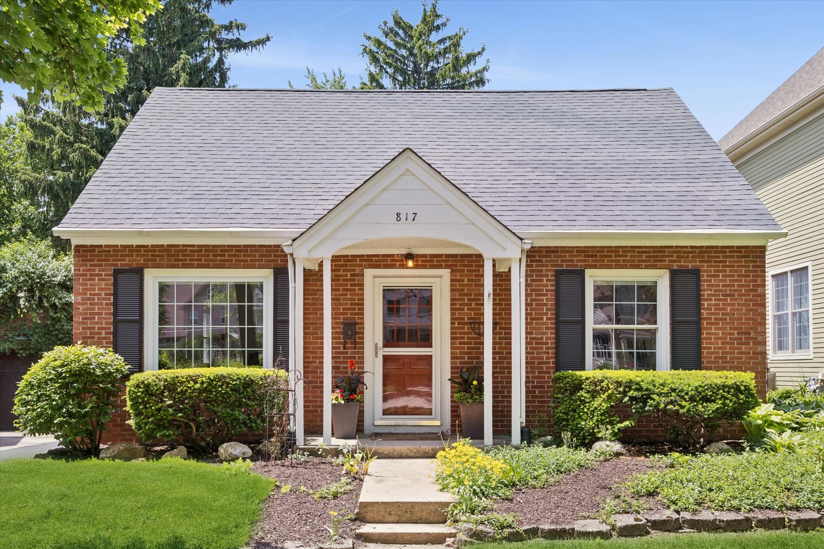 817 N Eagle Street, Naperville, IL 60563