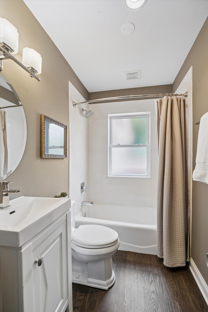 817 N Eagle Street, Naperville, IL 60563