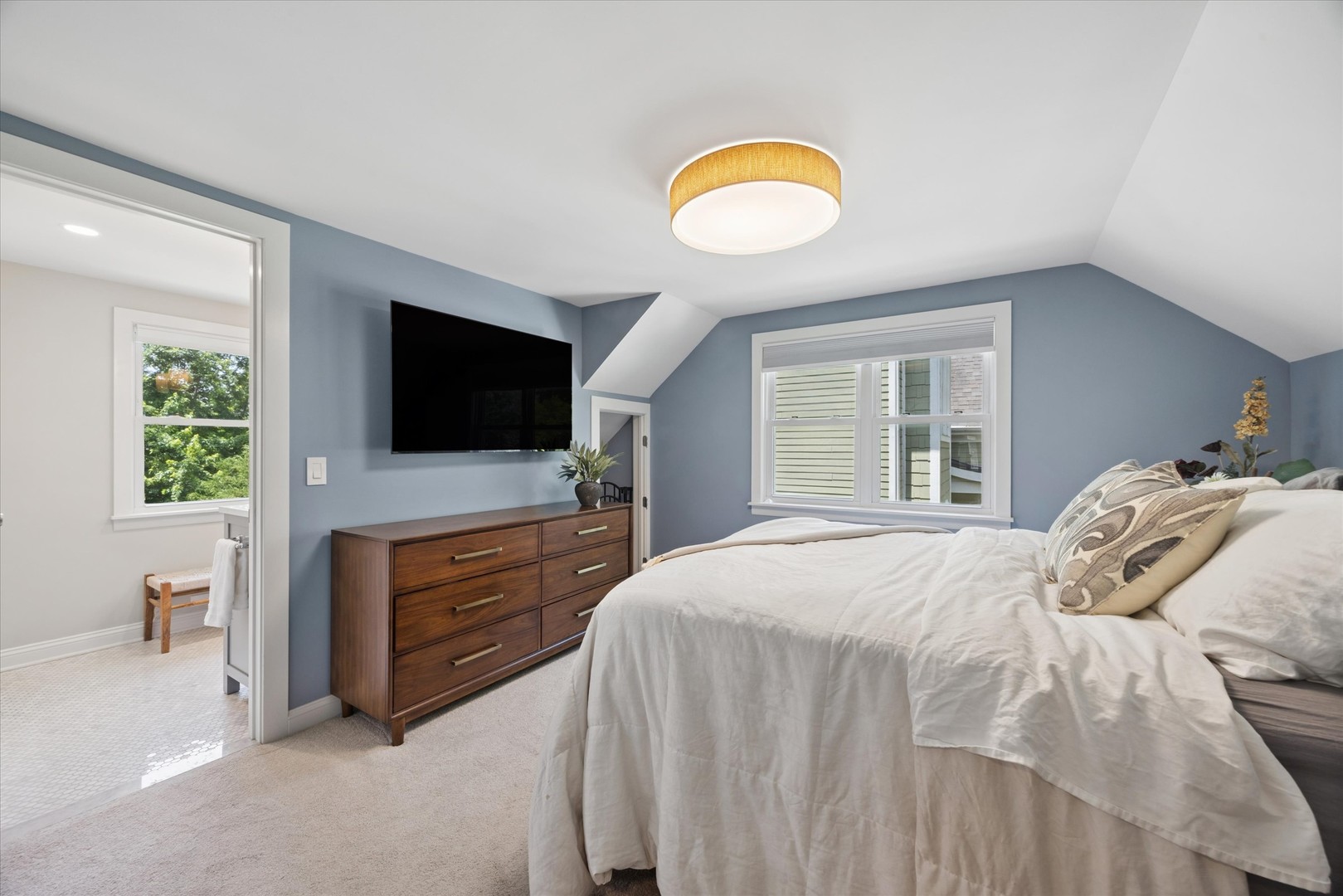817 N Eagle Street, Naperville, IL 60563