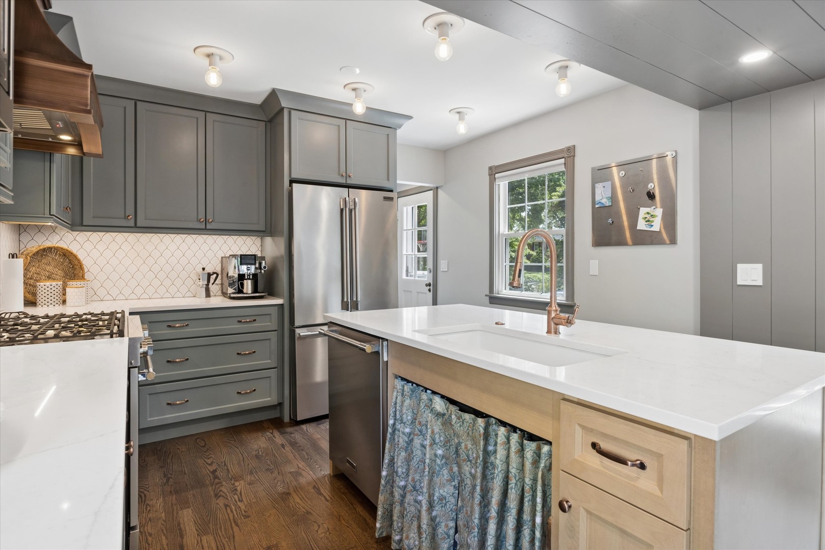 817 N Eagle Street, Naperville, IL 60563