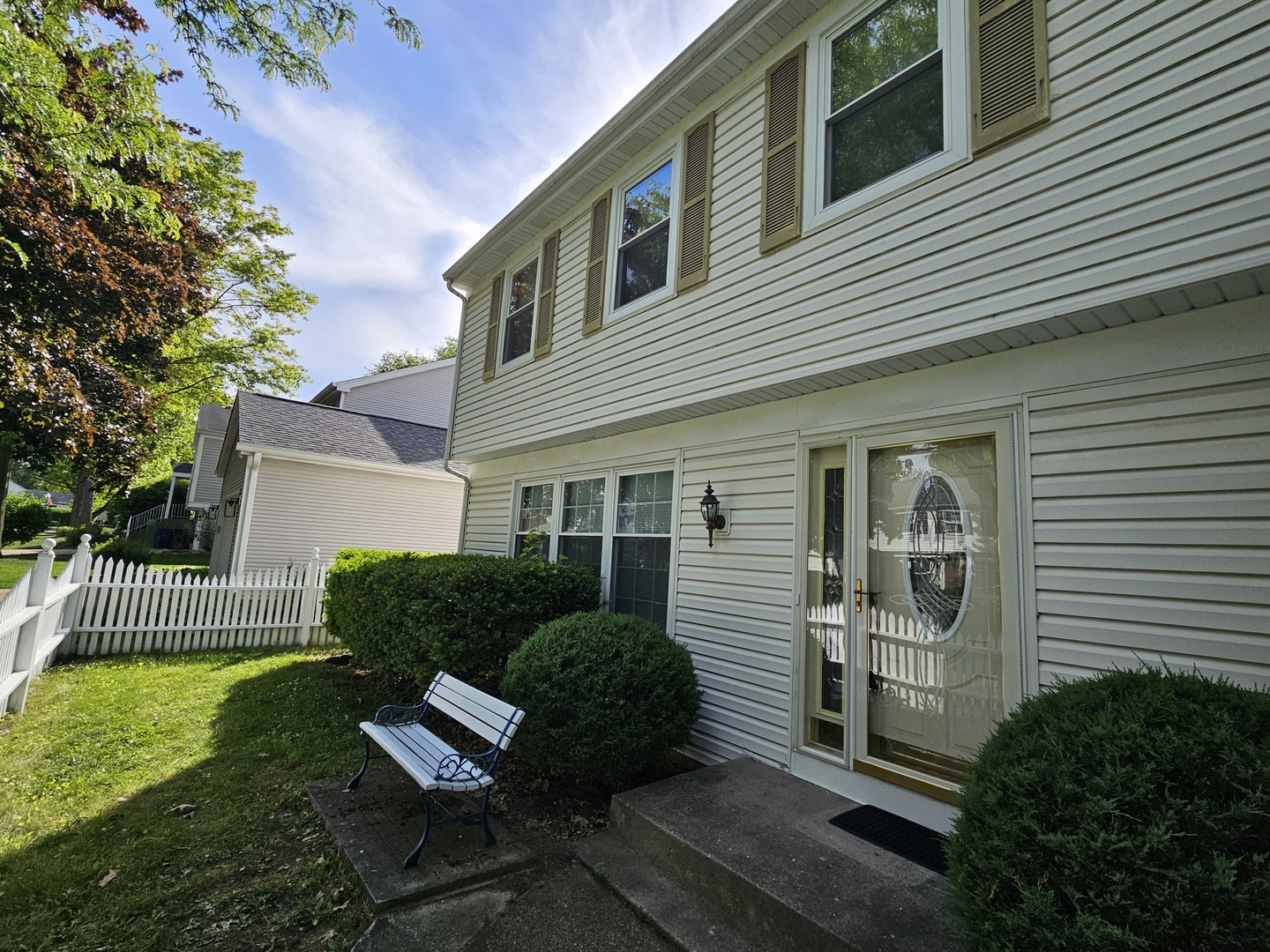 10 Mayflower Road, Vernon Hills, IL 60061