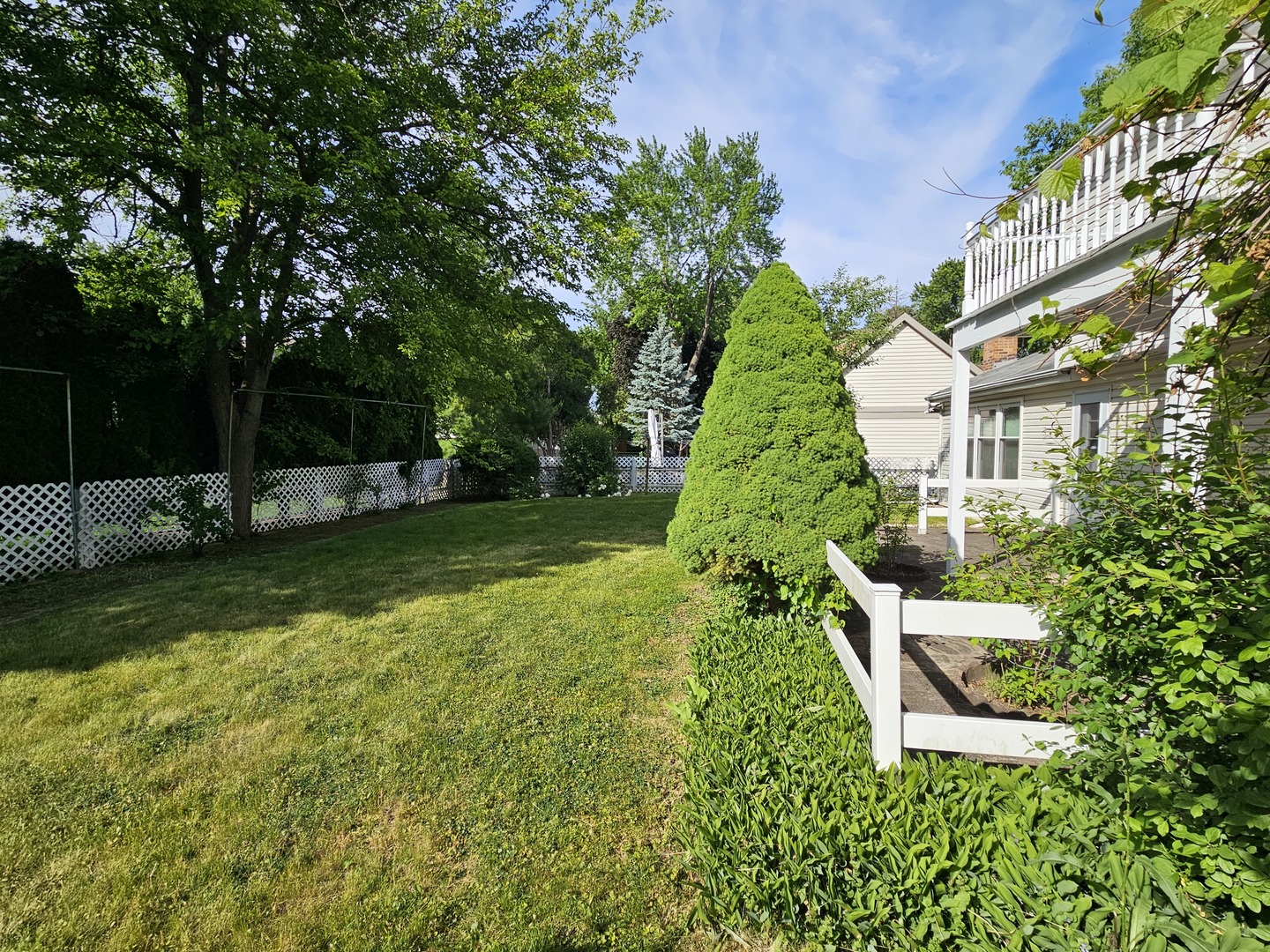 10 Mayflower Road, Vernon Hills, IL 60061