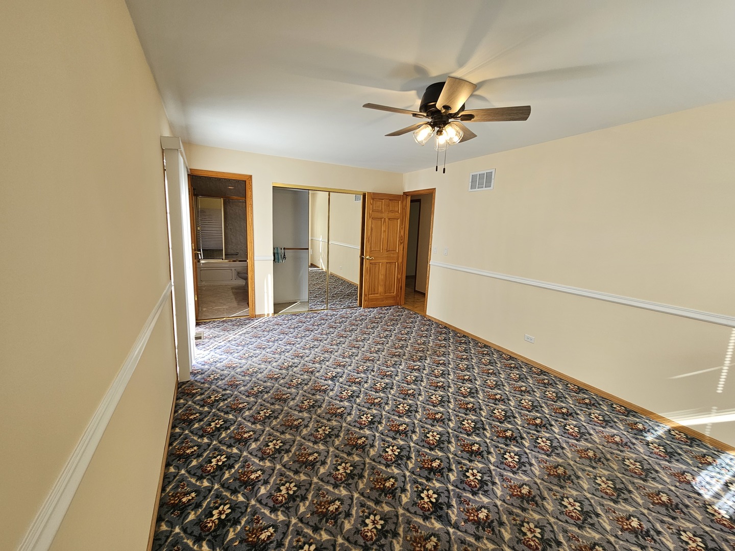 10 Mayflower Road, Vernon Hills, IL 60061