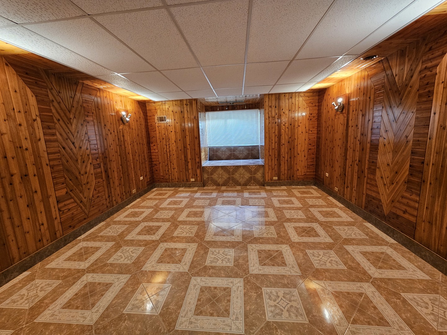 10 Mayflower Road, Vernon Hills, IL 60061