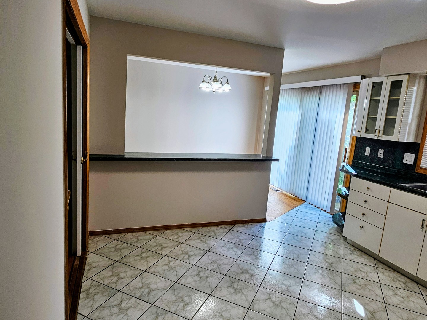 10 Mayflower Road, Vernon Hills, IL 60061