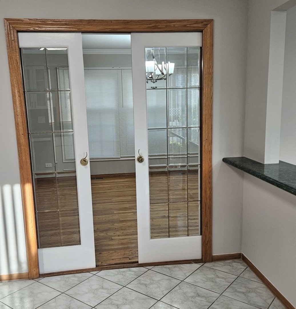 10 Mayflower Road, Vernon Hills, IL 60061
