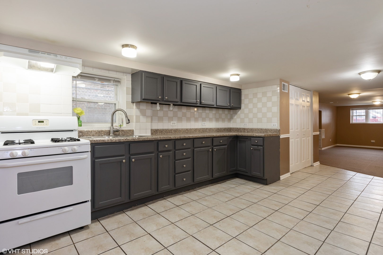 5414 W Montrose Avenue #G, Chicago, IL 60641