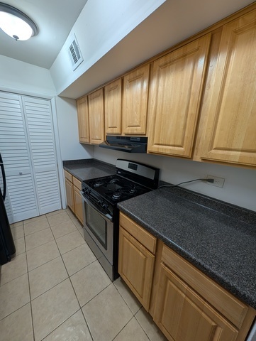 1756 Fayette #C, Hoffman Estates, IL 60169