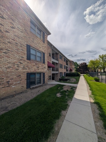 1756 Fayette #C, Hoffman Estates, IL 60169