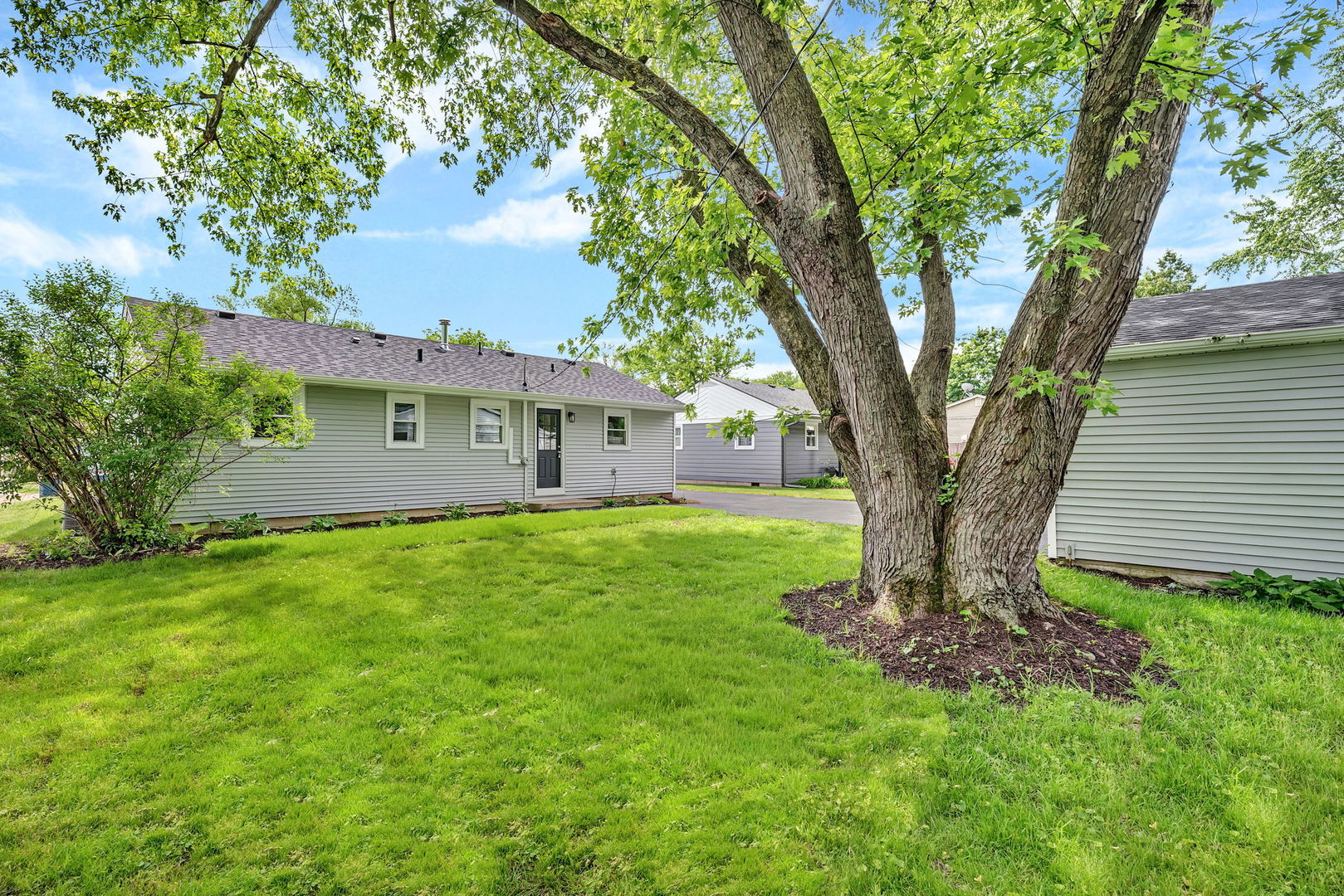 512 N Westlawn Avenue, Aurora, IL 60506