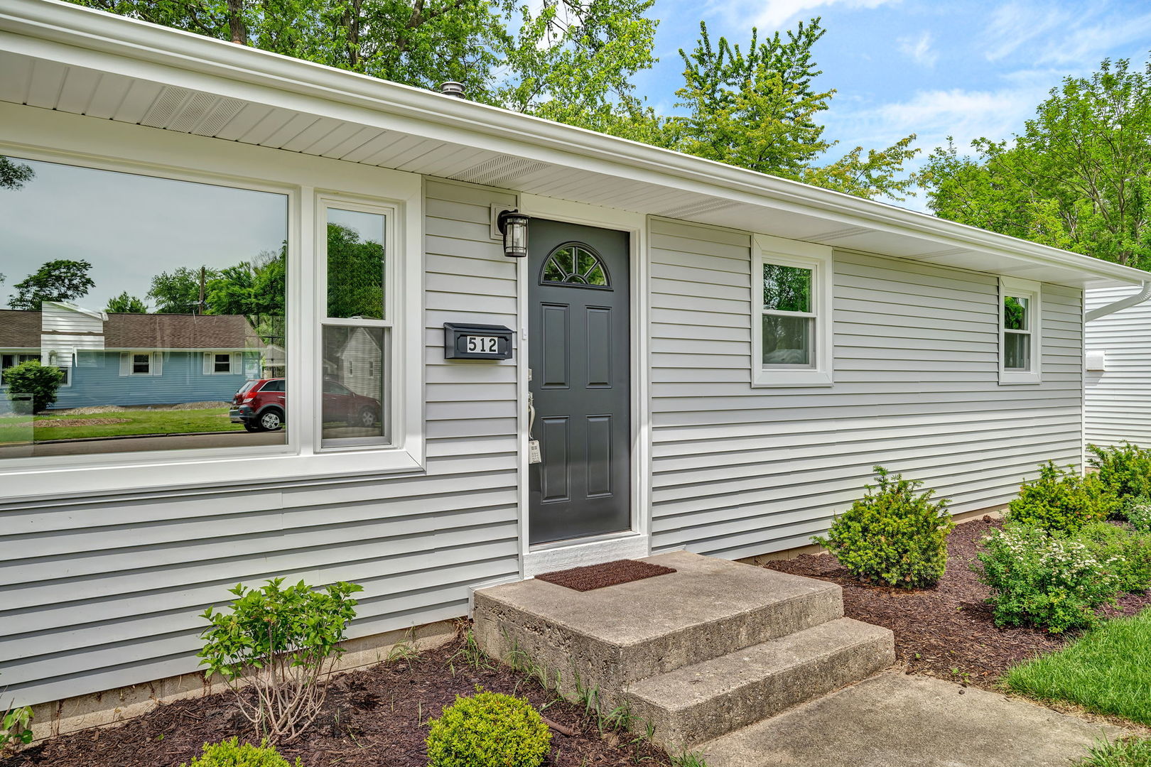 512 N Westlawn Avenue, Aurora, IL 60506