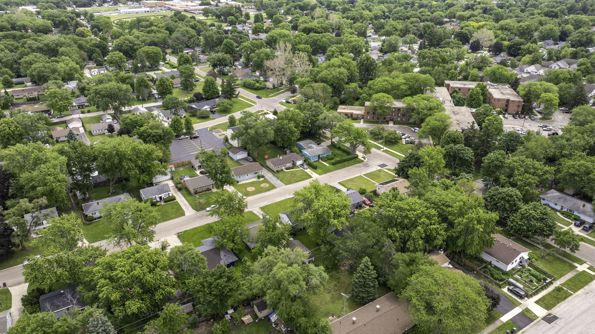 512 N Westlawn Avenue, Aurora, IL 60506
