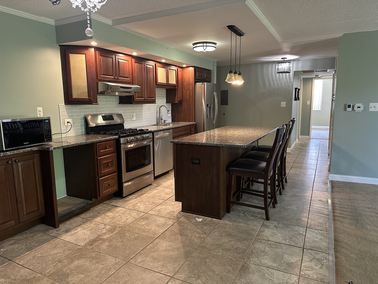 110 W Butterfield Road #402S, Elmhurst, IL 60126