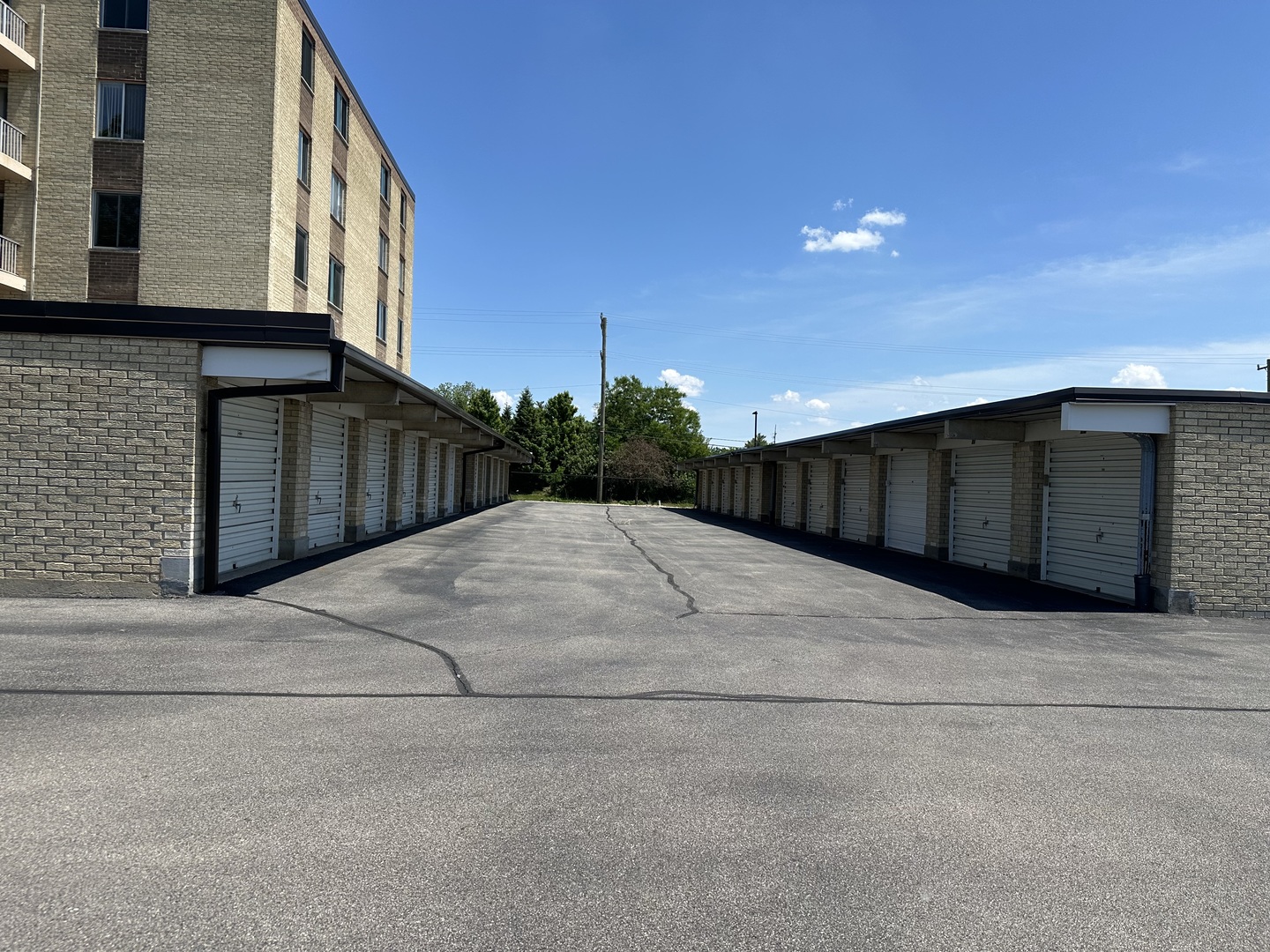 110 W Butterfield Road #402S, Elmhurst, IL 60126