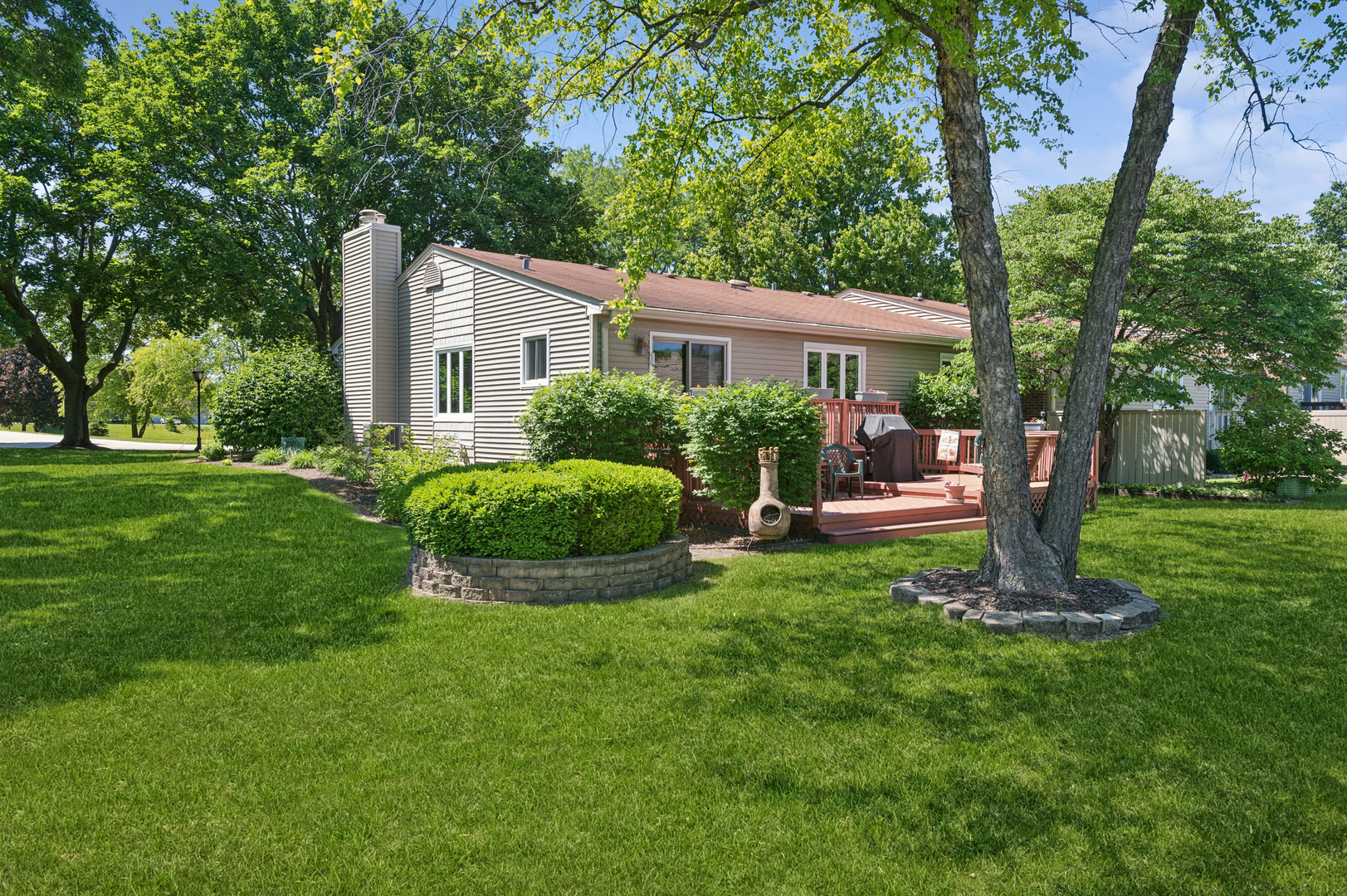 12 Pebblewood Trail, Naperville, IL 60563