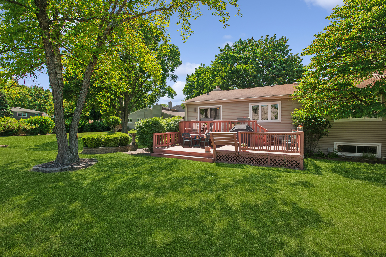 12 Pebblewood Trail, Naperville, IL 60563