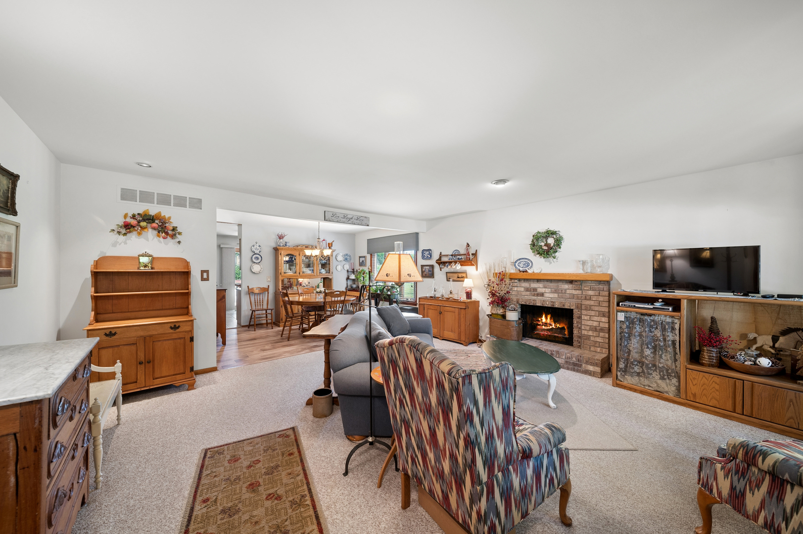 12 Pebblewood Trail, Naperville, IL 60563