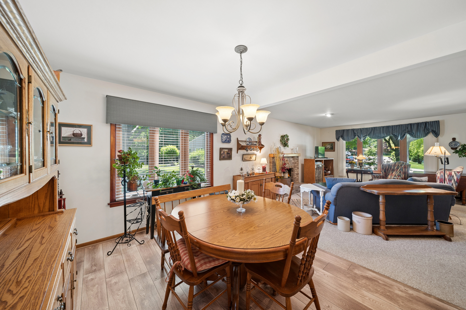 12 Pebblewood Trail, Naperville, IL 60563