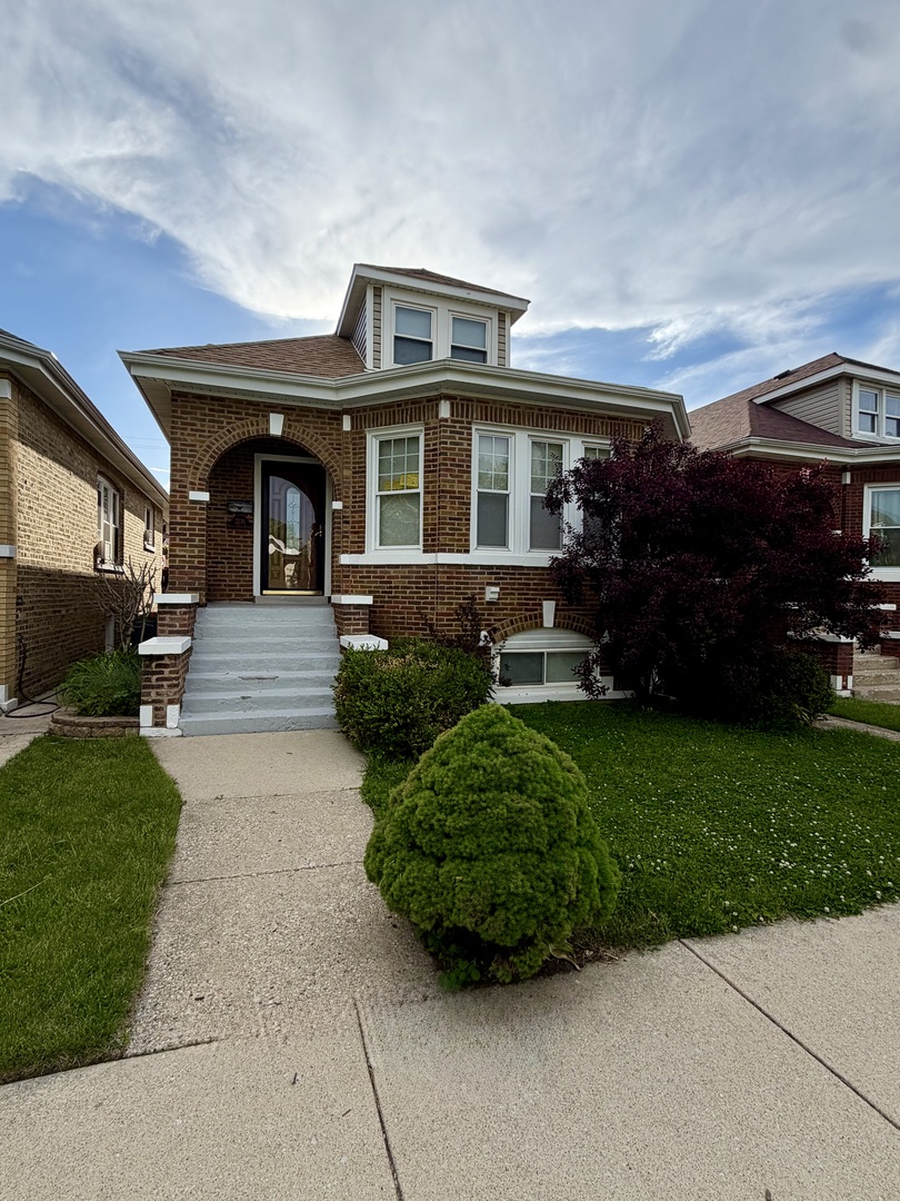 2136 N 75th Avenue, Elmwood Park, IL 60707