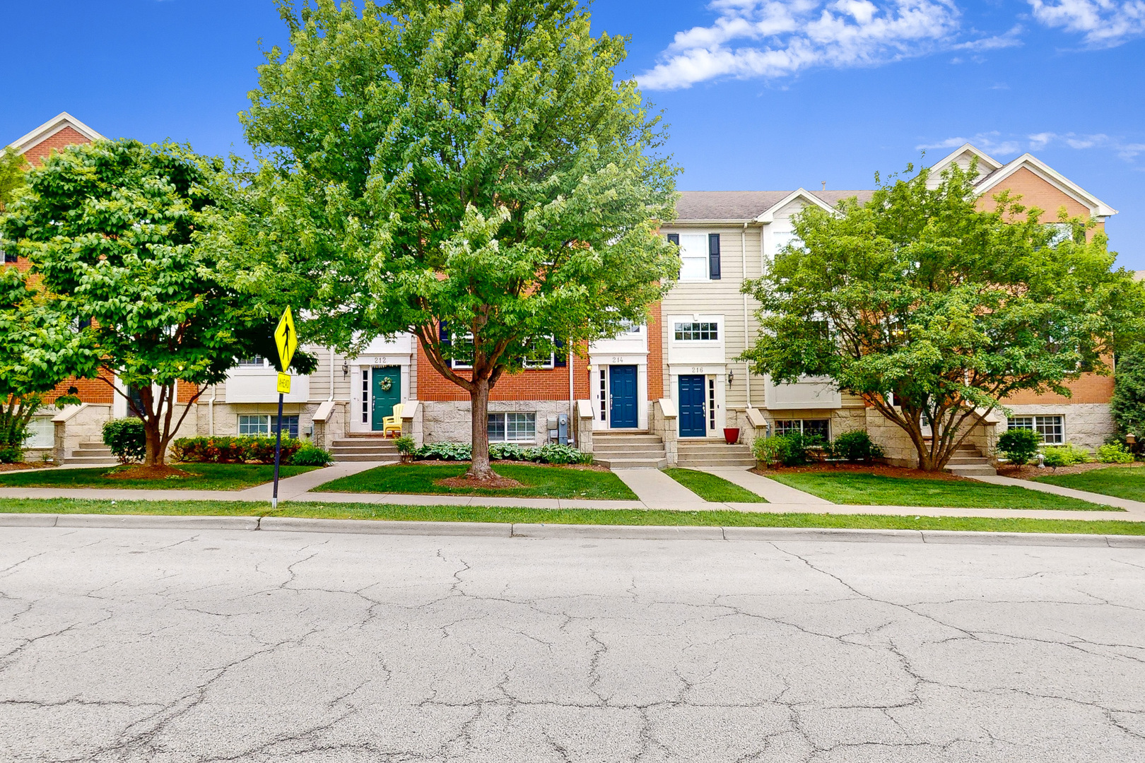 214 Cassidy Lane, Elgin, IL 60124