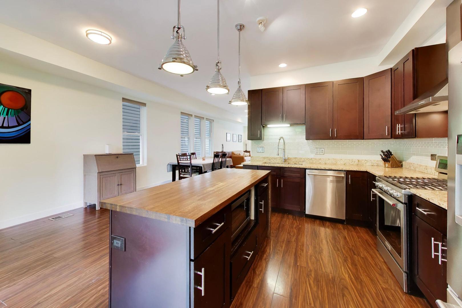 3526 W McLean Avenue, Chicago, IL 60647