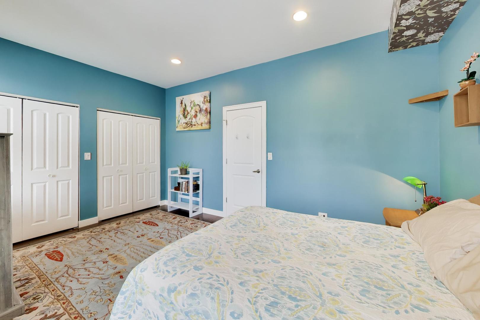 3526 W McLean Avenue, Chicago, IL 60647