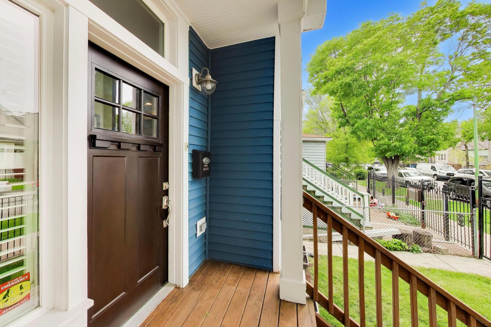 3526 W McLean Avenue, Chicago, IL 60647