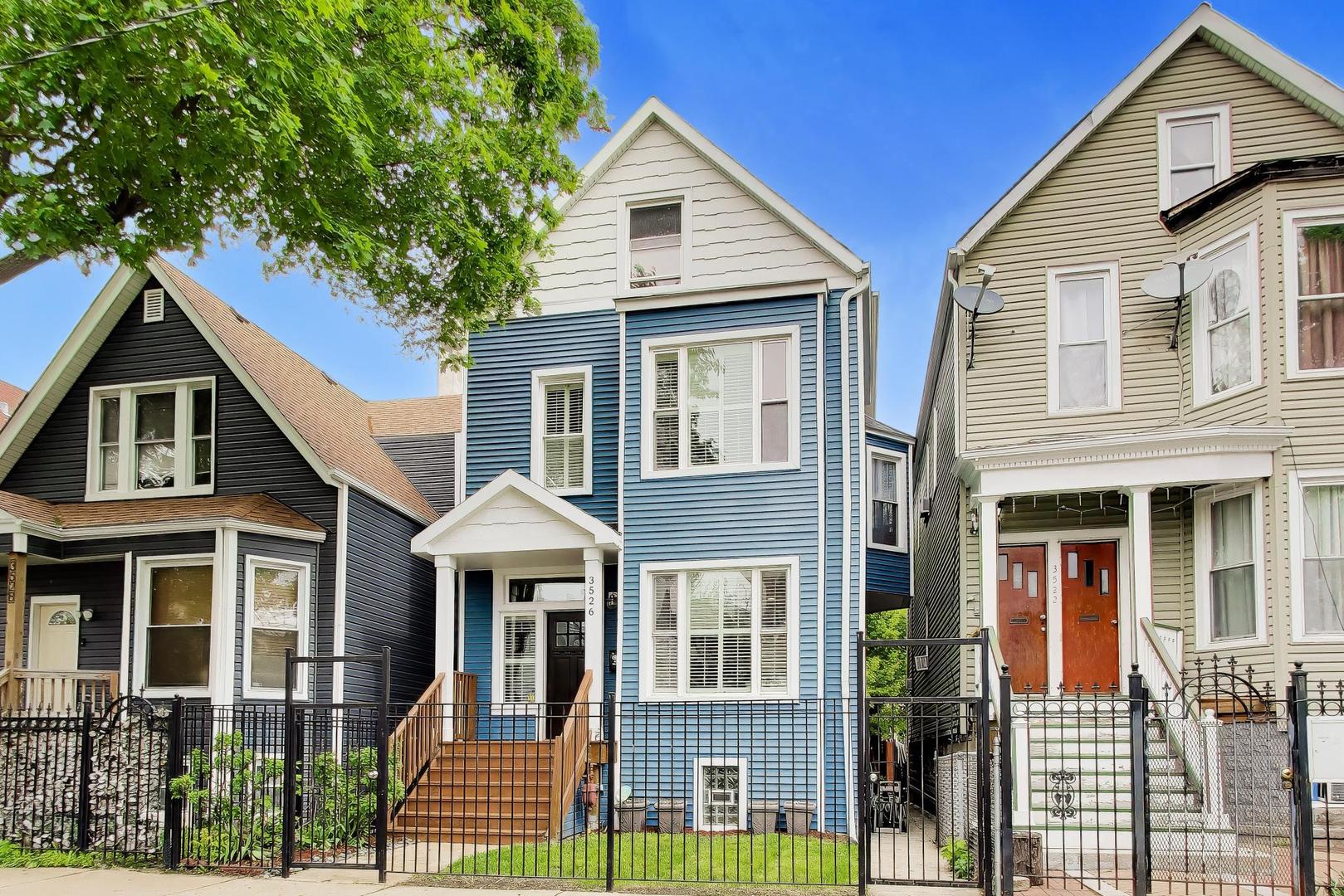 3526 W McLean Avenue, Chicago, IL 60647
