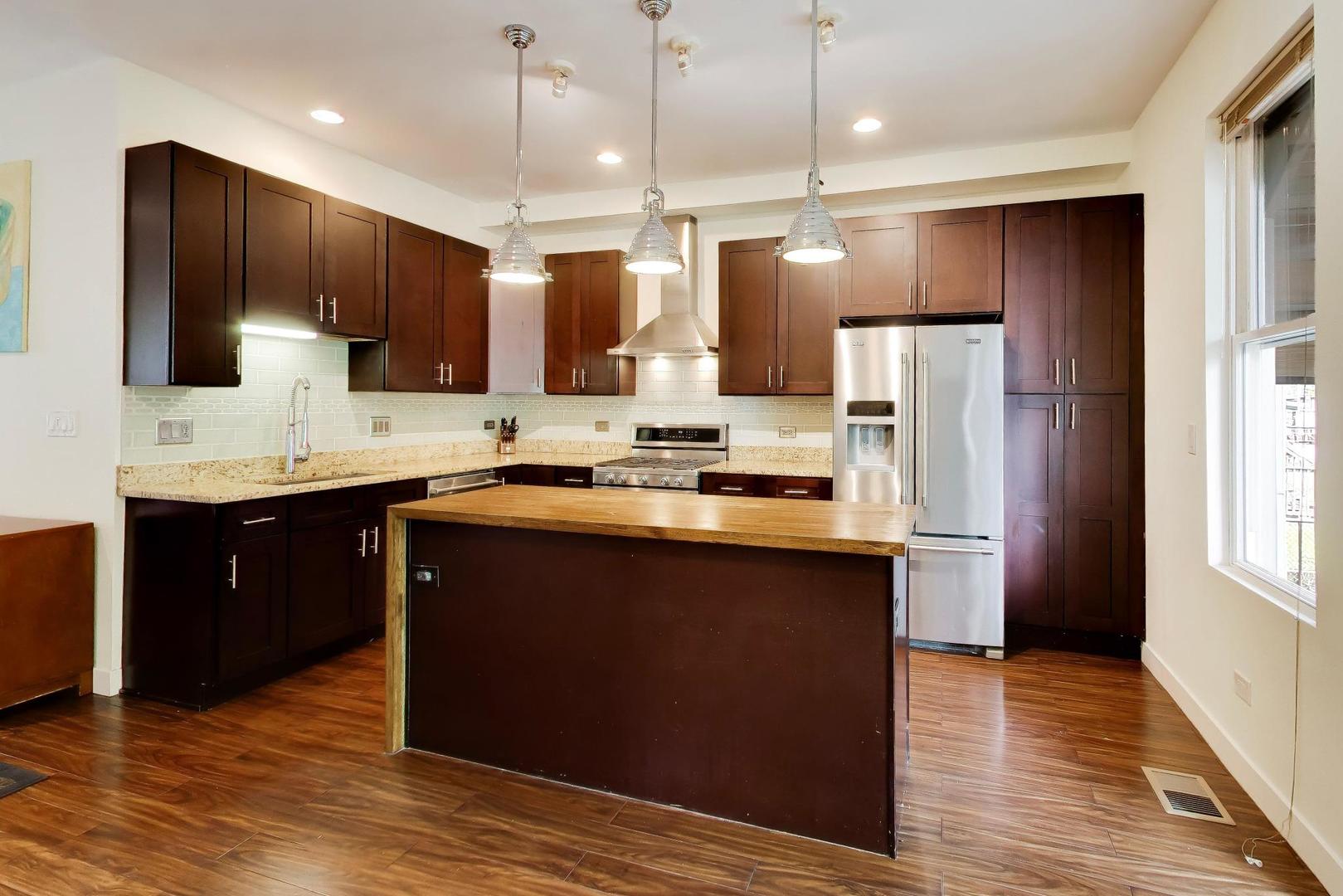 3526 W McLean Avenue, Chicago, IL 60647