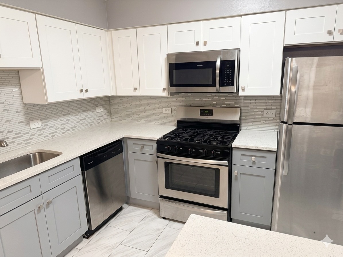 670 Marilyn Avenue #203, Glendale Heights, IL 60139