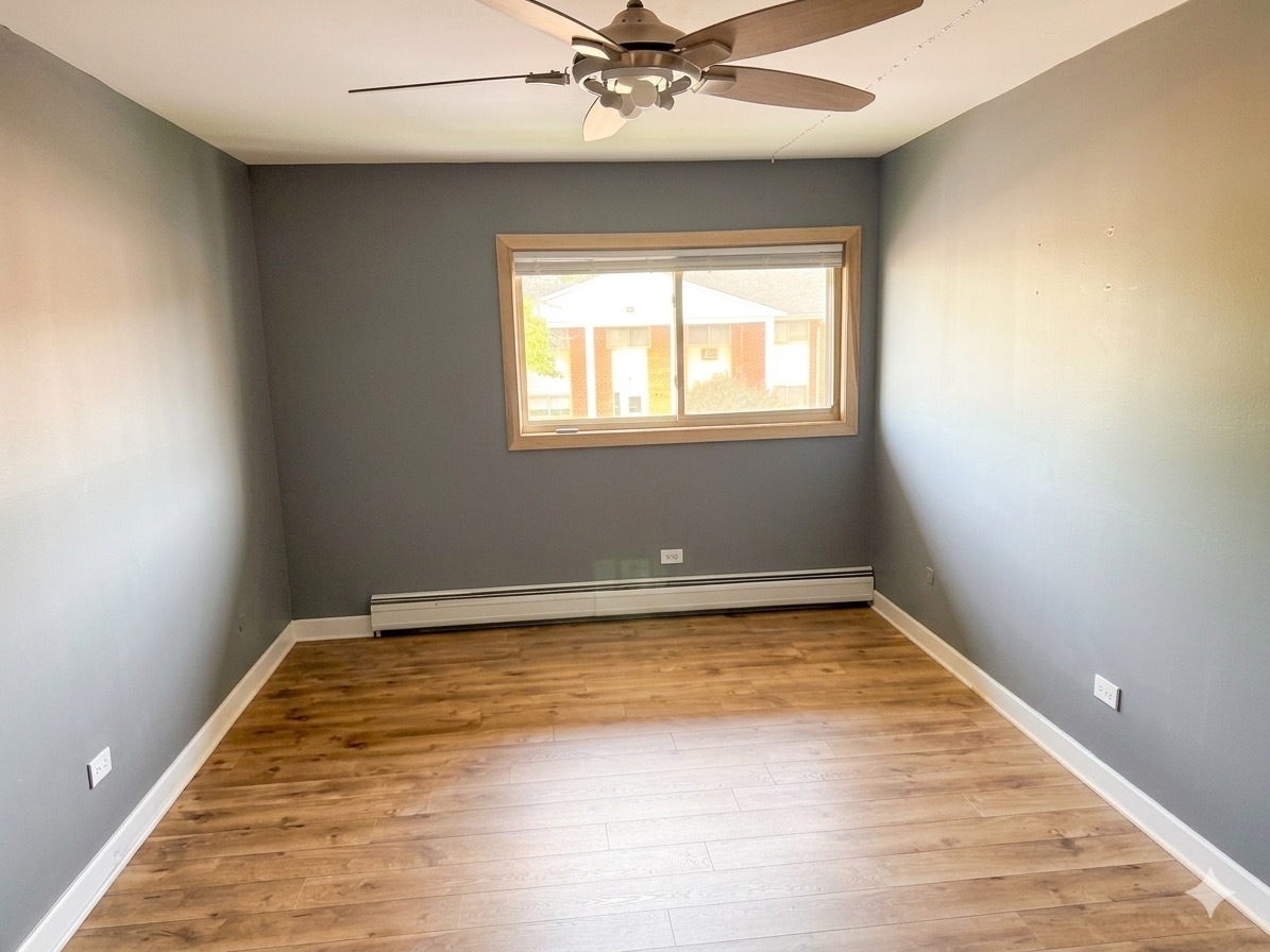 670 Marilyn Avenue #203, Glendale Heights, IL 60139