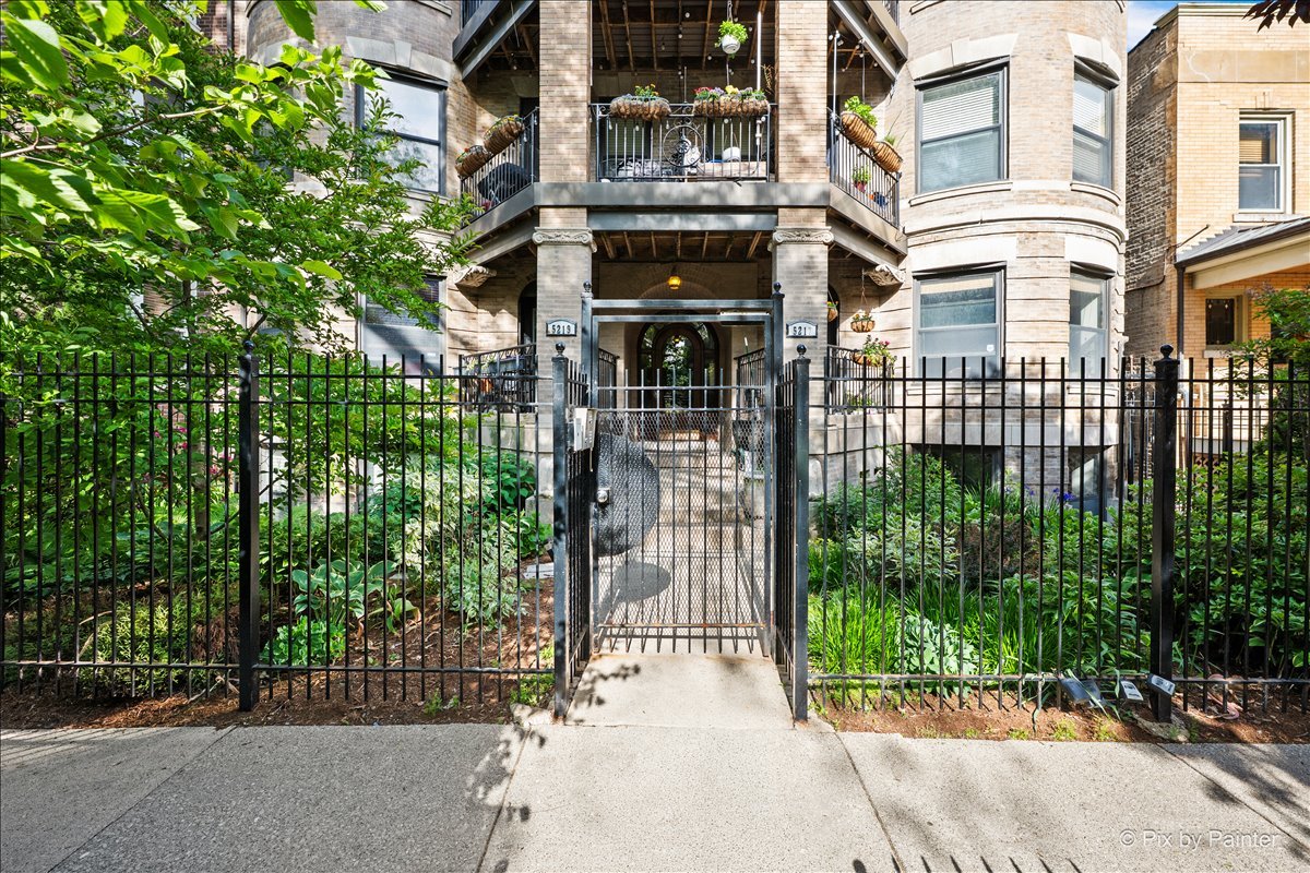 5217 N Winthrop Avenue #G, Chicago, IL 60640