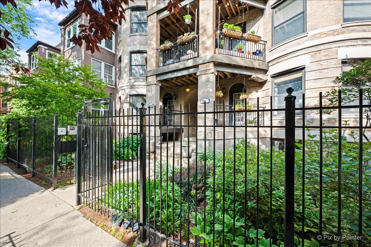 5217 N Winthrop Avenue #G, Chicago, IL 60640