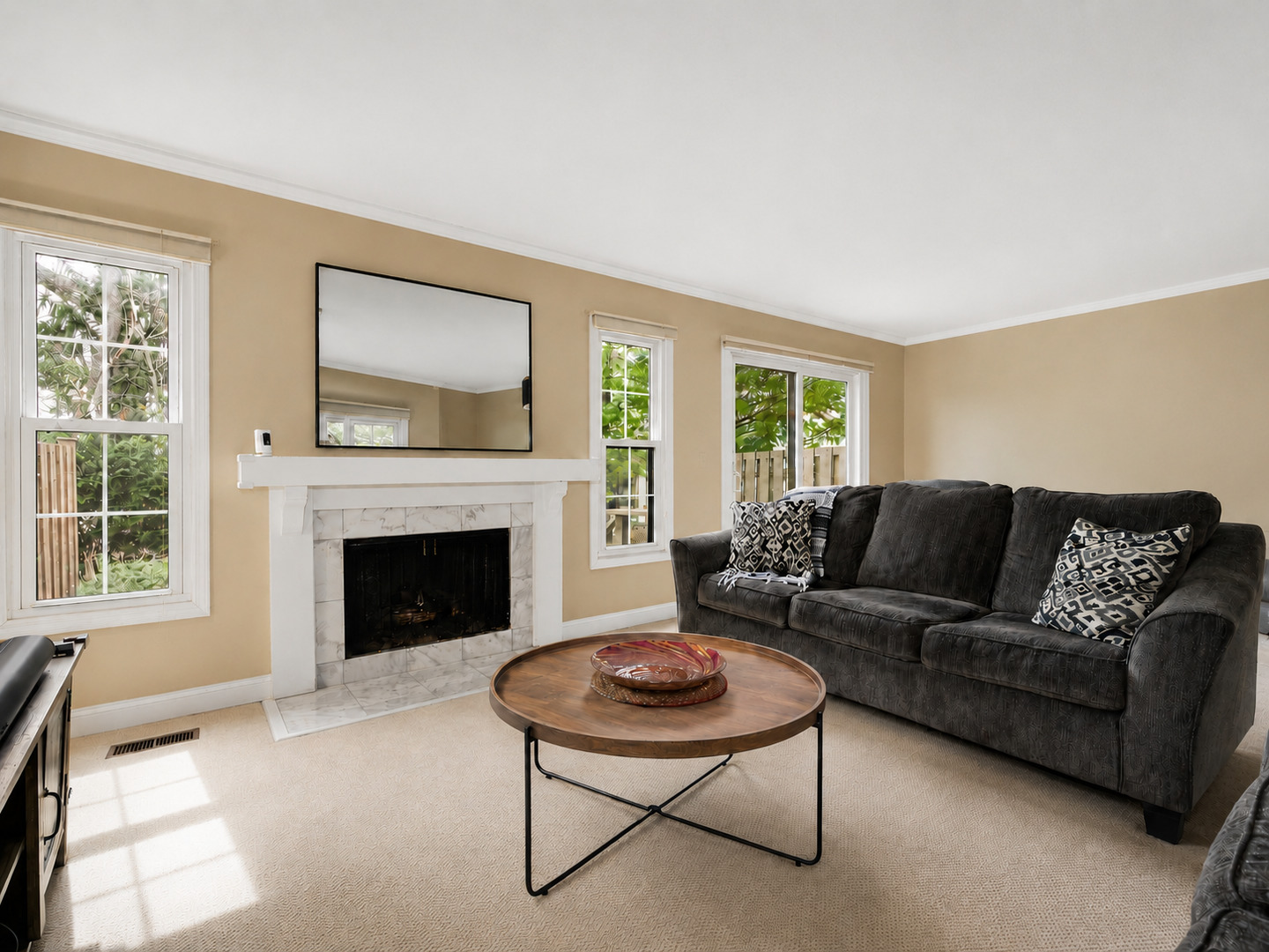 1150 Oakview Drive, Wheaton, IL 60187