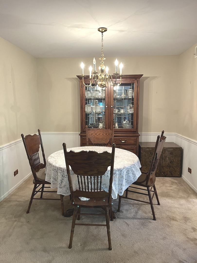 27 Exeter Court #202A, Naperville, IL 60565