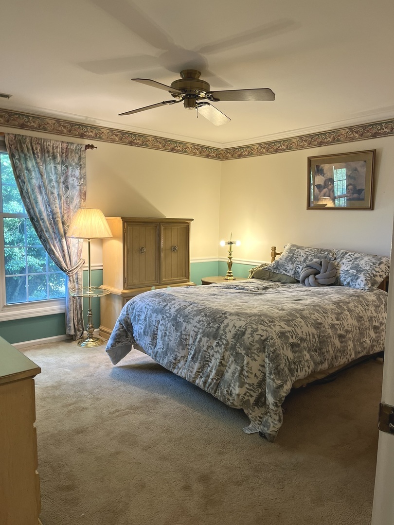 27 Exeter Court #202A, Naperville, IL 60565