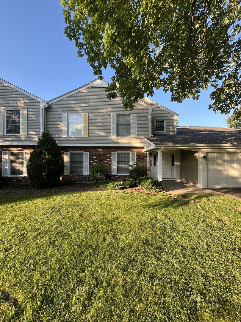 27 Exeter Court #202A, Naperville, IL 60565