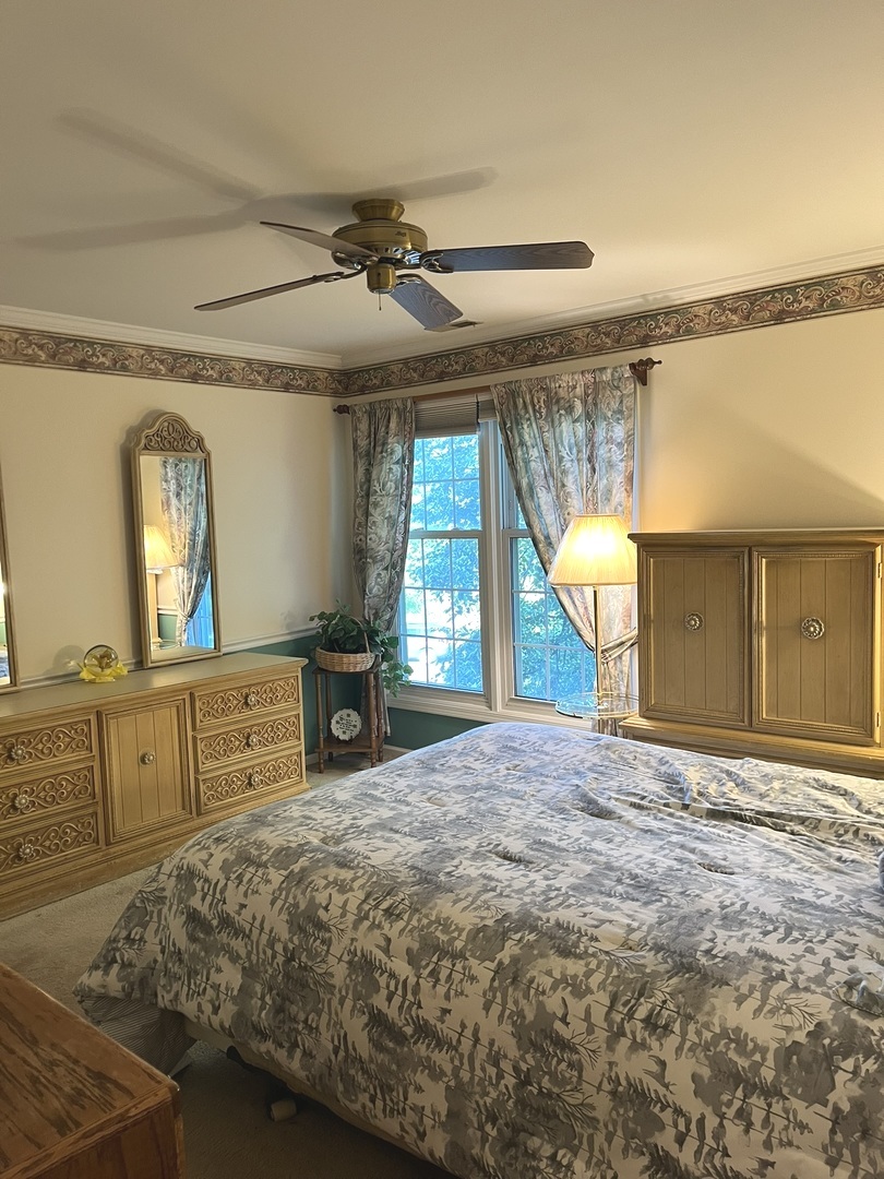 27 Exeter Court #202A, Naperville, IL 60565