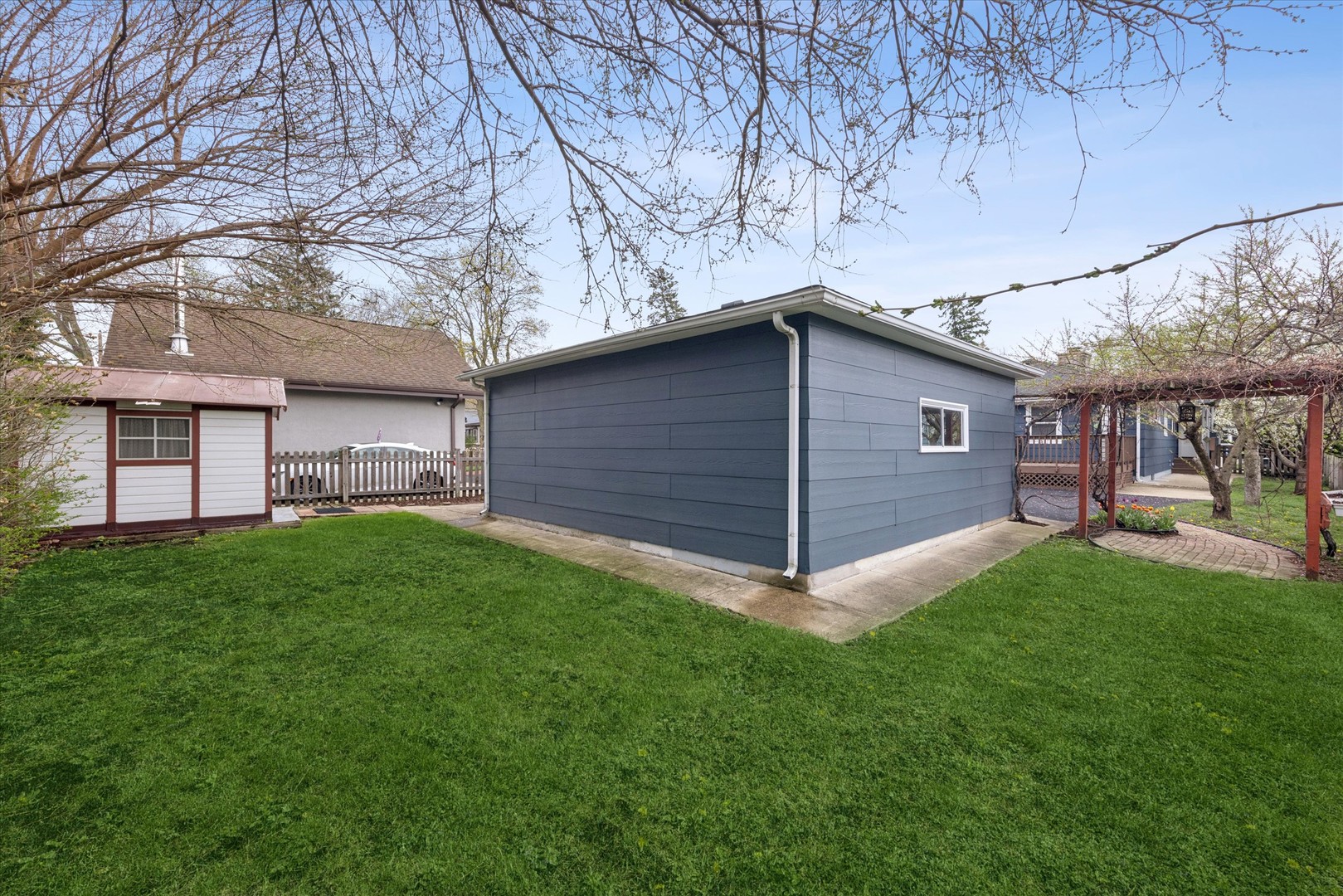 123 E Columbia Avenue, Elmhurst, IL 60126